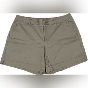 Dockers Tan Shorts Flat-Front Design. Excellent condition. Women’s Size 14